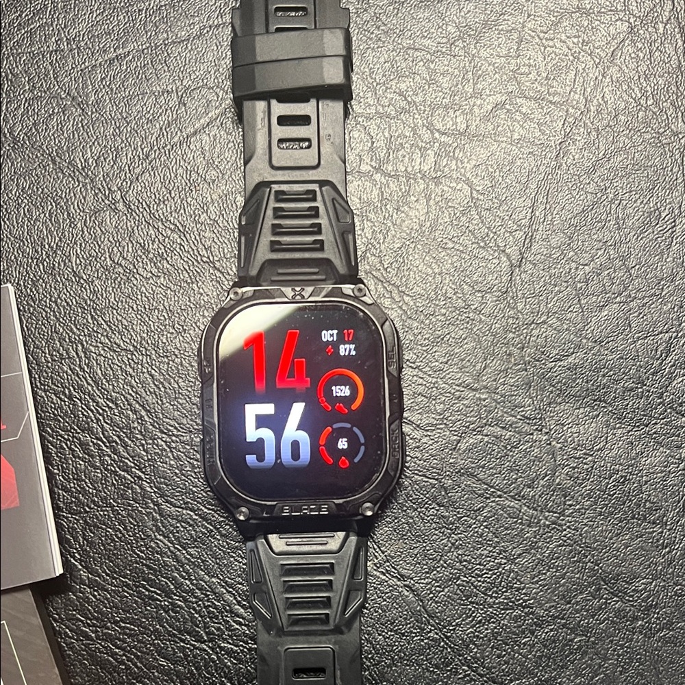 Rugged Carbinx sports watch does everything like a Apple Watch